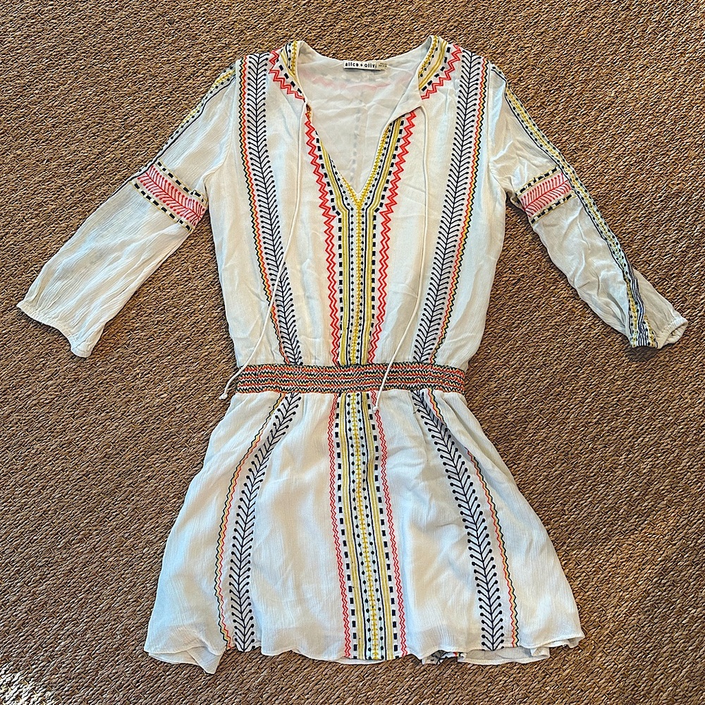 EUC ALICE + OLIVIA EMBROIDERED DRESS